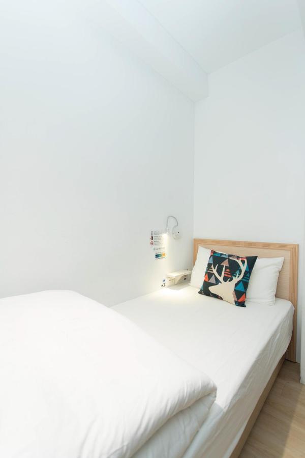 4Plus Hostel Тайбэй Экстерьер фото