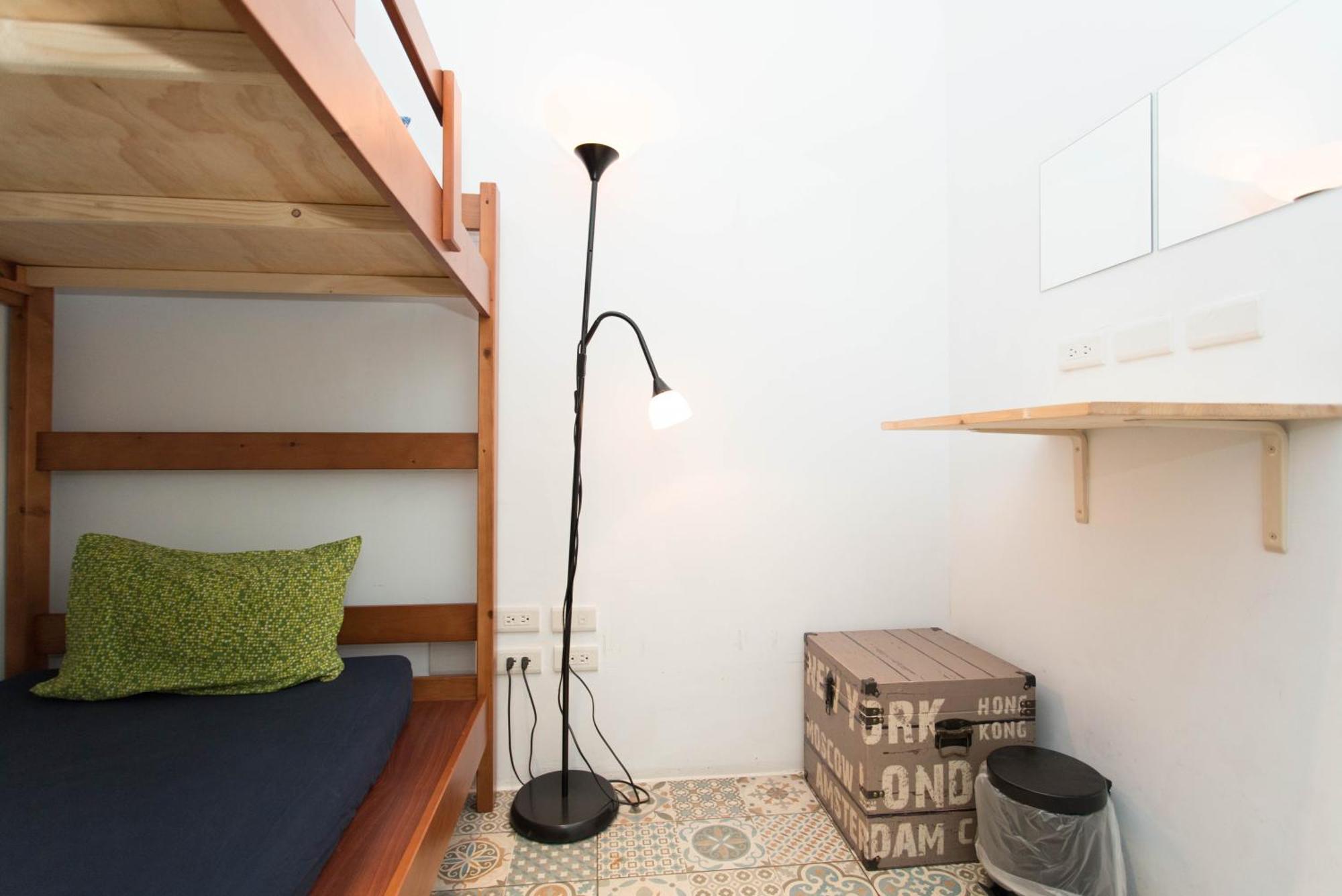 4Plus Hostel Тайбэй Экстерьер фото