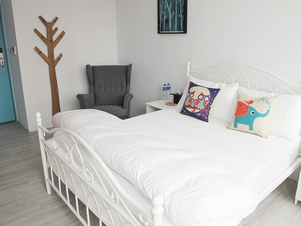 4Plus Hostel Тайбэй Экстерьер фото